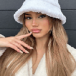 Cryptic ChicksUltra 2026-04-090570