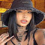 Cryptic ChicksUltra 2026-04-090585