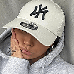 Cryptic ChicksUltra 2026-04-091175